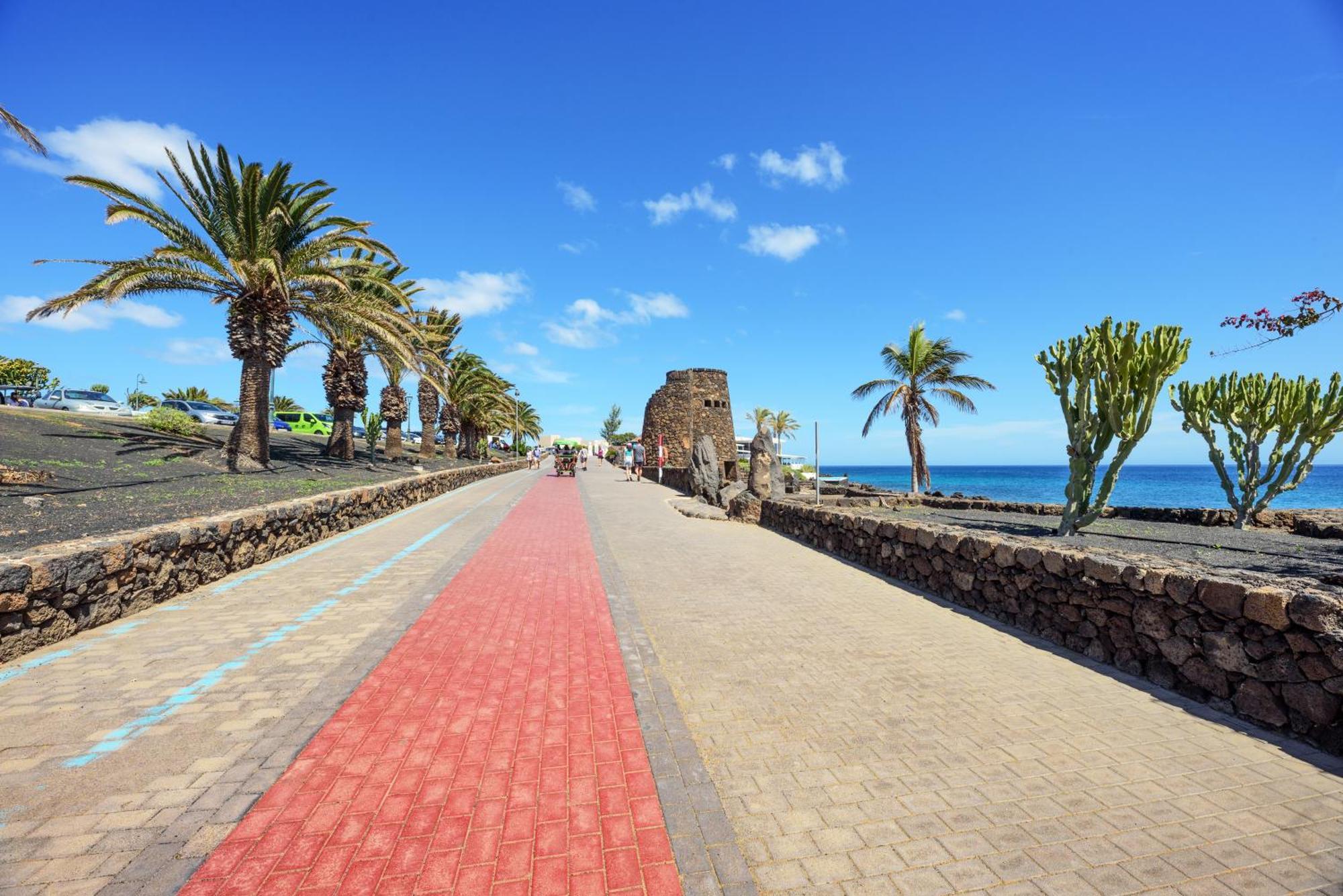 Lanzahost Casa Sunny Seafront Villa Costa Teguise Ngoại thất bức ảnh